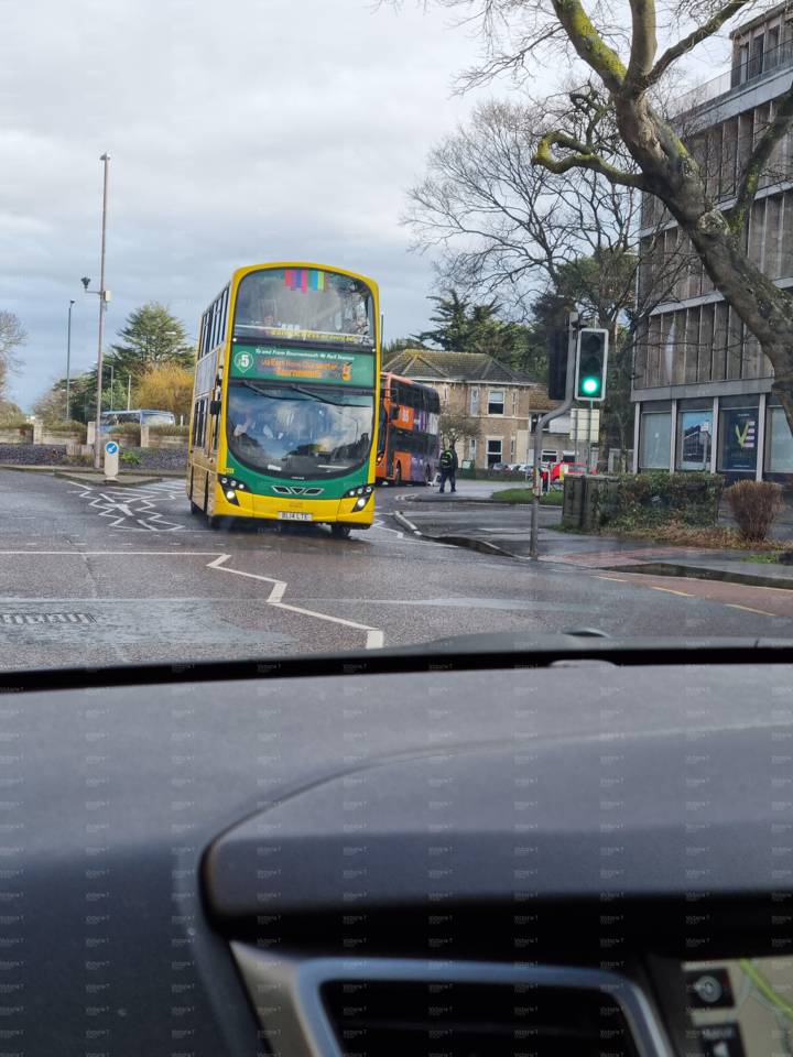 Image of Yellow Buses vehicle 5092. Taken by Victoria T at 13.39.24 on 2022.02.22